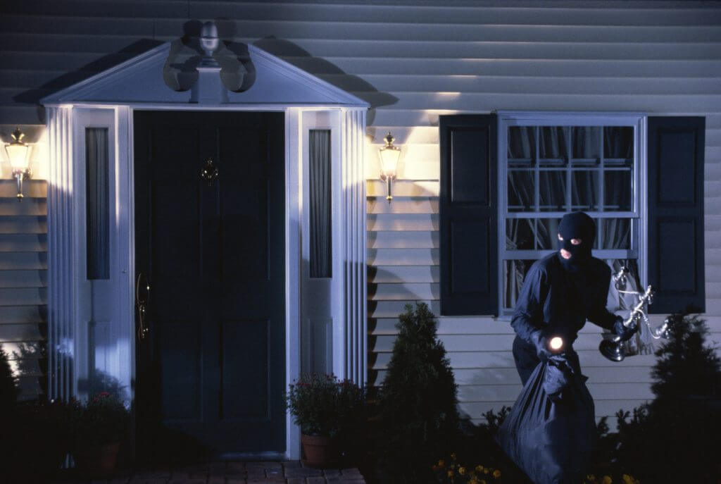 6 Super useful ways to secure your home without an alarm system